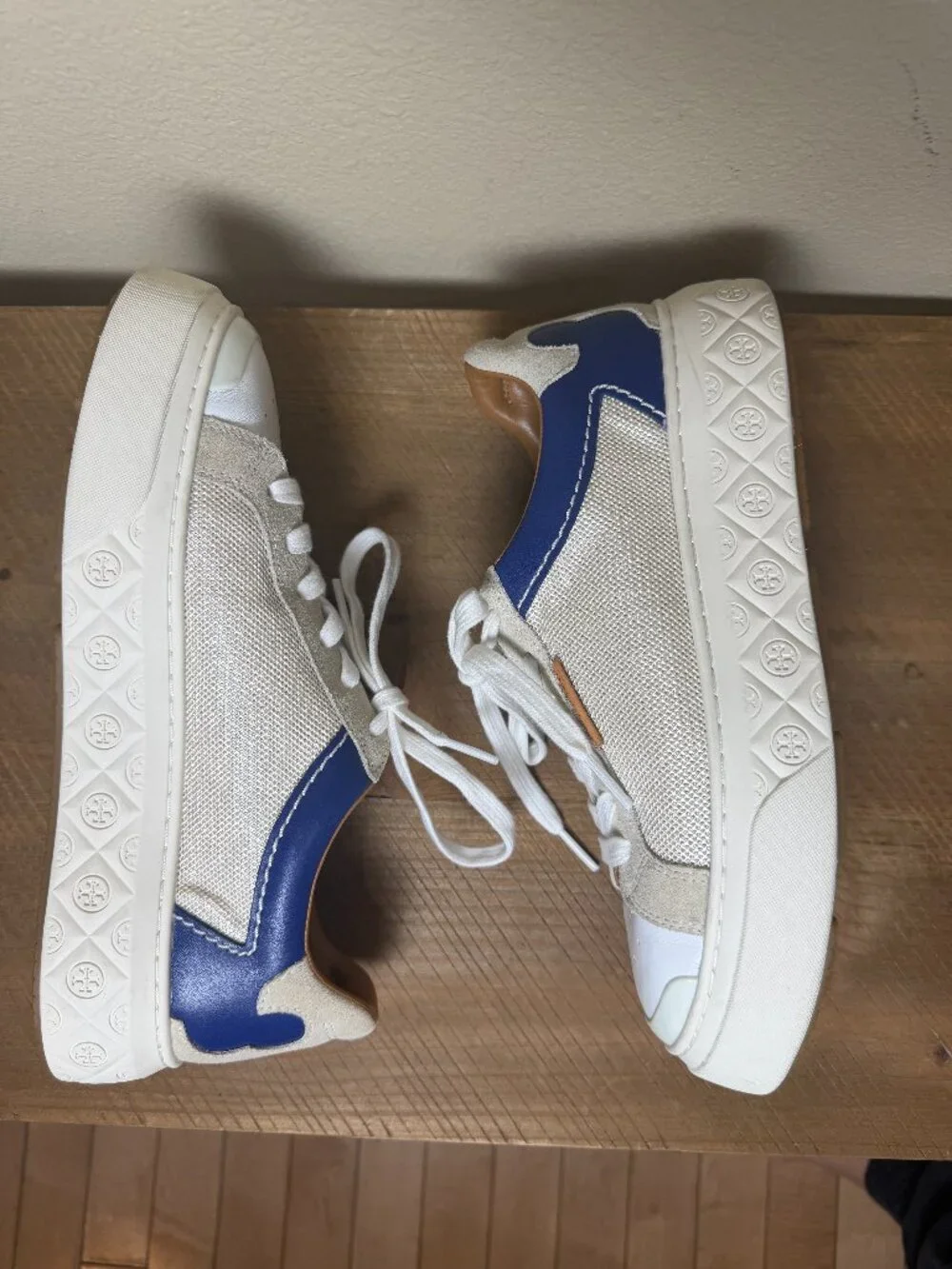 Tory Burch Ladybug Low Top Sneaker Cream & Blue Size 8